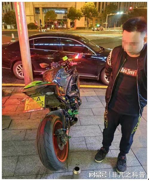 长沙网红骑士是谁,街头传奇的骑行者