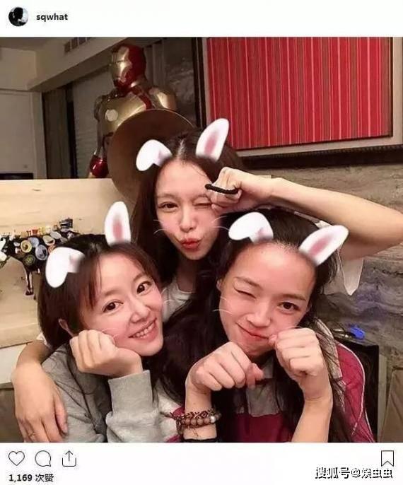 千万级网红激动合照图片,激情四溢的合照盛宴