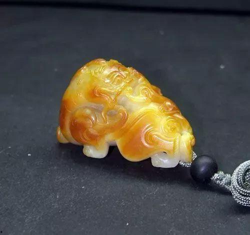 沁料和田玉生熟怎么看,探寻玉质之美