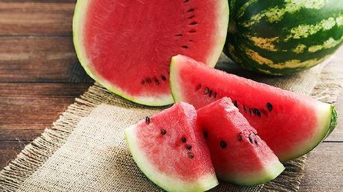 睡前吃小瓜发胖吗,睡前小瓜食用对体重影响解析